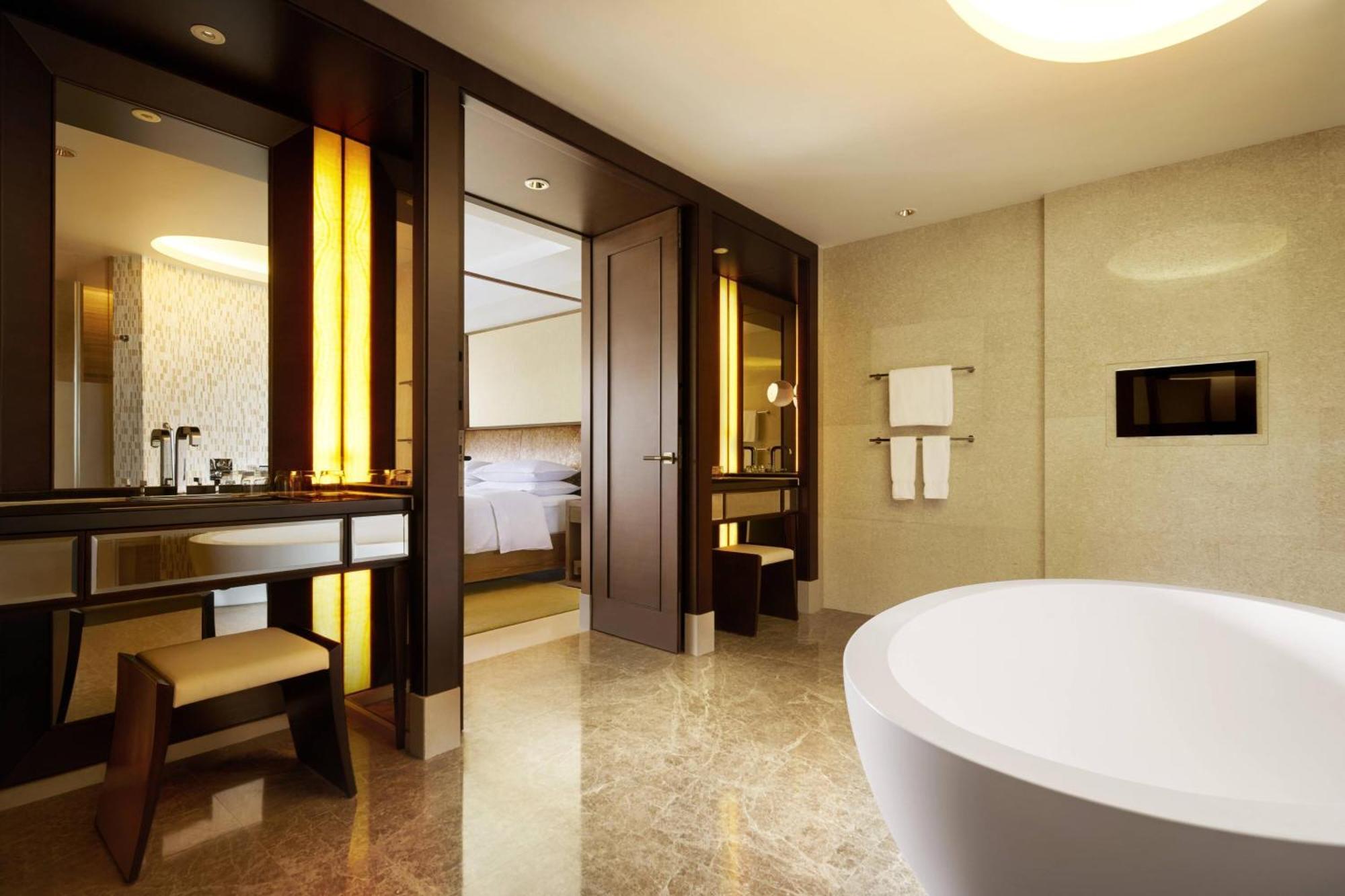 Sheraton Shenzhou Peninsula Resort Wanning Buitenkant foto